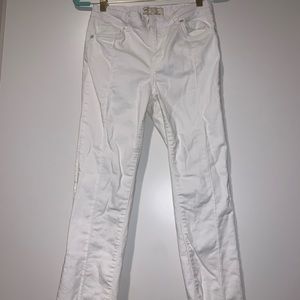 FREE PEOPLE WHITE JEANS 👖